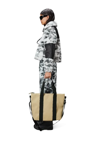 Rains Tote Bag Mini Shoulderbag Sand 5 Rains Tote Bag Mini Shoulderbag Sand - Afbeelding 3