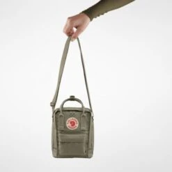 Fjallraven Fjällräven Kanken Sling Shoulderbag Flamingo Pink -Fjallraven Tassen Verkoopwinkel 5 f23797 fw19 fvra kanken sling fjaellraeven 21 3 4