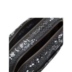 Cowboysbag X Bobbie Bodt Bag Bobbie Schoudertas Snake Black And White -Fjallraven Tassen Verkoopwinkel bag bobbie3057 2 000107 snakeblackandwhite 4