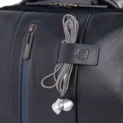 Piquadro Urban Fast Check PC Backpack 15.6'' Dark Blue -Fjallraven Tassen Verkoopwinkel ca4532ub00 n dett2 1