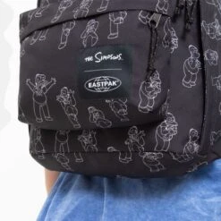 Eastpak Out Of Office Rugzak The Simpsons Black -Fjallraven Tassen Verkoopwinkel ek000767 7a1 alt014 uc235337 mhigh