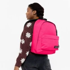 Eastpak Out Of Office Rugzak Flashing Pink -Fjallraven Tassen Verkoopwinkel ek000767 u29 alt001 uc200863 mlow