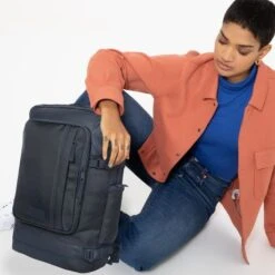 Eastpak Tecum L Cnnct Marine -Fjallraven Tassen Verkoopwinkel ek00092d o16 alt001 uc222741 mhigh