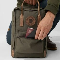 Fjallraven Fjällräven Kanken No. 2 Laptop 15" Rugzak Foilage Green 18 Fjallraven Fjällräven Kanken No. 2 Laptop 15" Rugzak Foilage Green -Fjallraven Tassen Verkoopwinkel kanken no 2 laptop 15 23569 663 k detail fjr