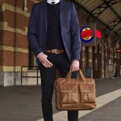 Chesterfield Dylan Laptop Schoudertas 17" Cognac -Fjallraven Tassen Verkoopwinkel leren laptoptas cognac dylan 1