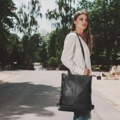 Chesterfield Chelsea Rugzak / Schouder Shopper 14" Black -Fjallraven Tassen Verkoopwinkel leren rugzak zwart chelsea 1