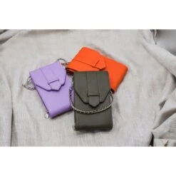 MOSZ Telefoontasje Vegan Dark Taupe Silver -Fjallraven Tassen Verkoopwinkel sfeer mosz 007 2